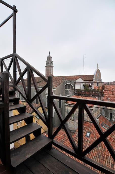 Apartamento Breathtaking Terrace In Santa Margherita Square Venecia