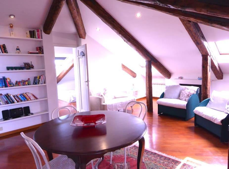 Apartamento Breathtaking Terrace In Santa Margherita Square *
