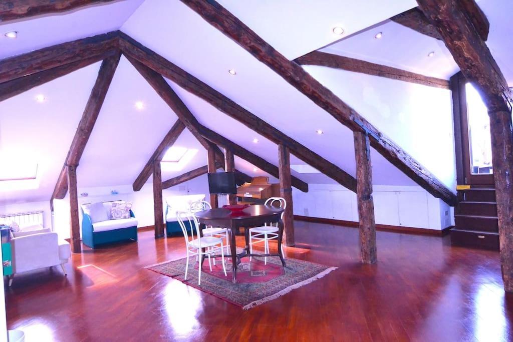 Apartamento Breathtaking Terrace In Santa Margherita Square *